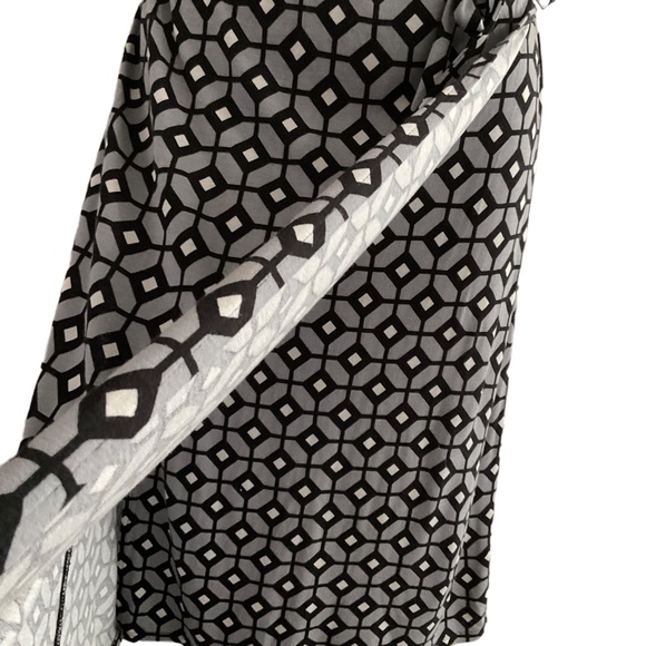 Old Navy | Cap Sleeve Wrap Dress - Picture 7 of 12